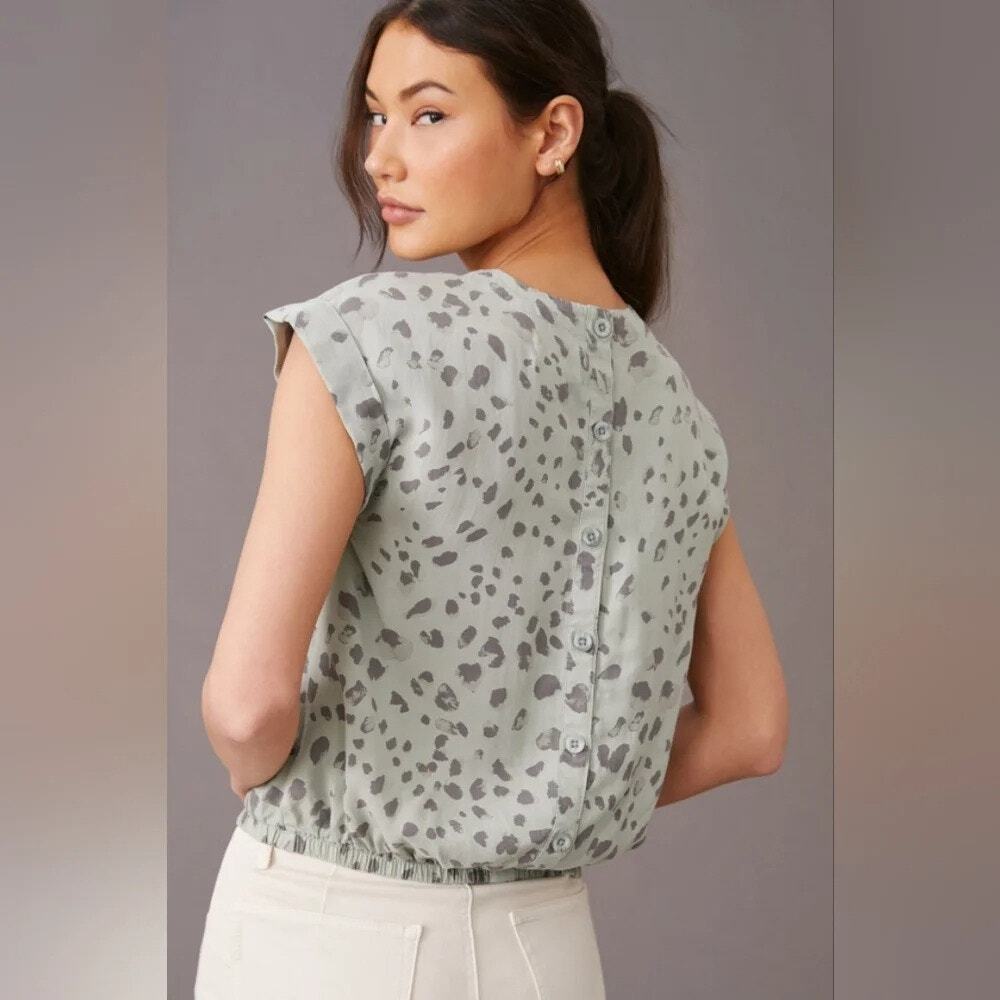 Anthropologie Cloth & Stone Sage Green Animal Print Buttoned Back Boho Top M